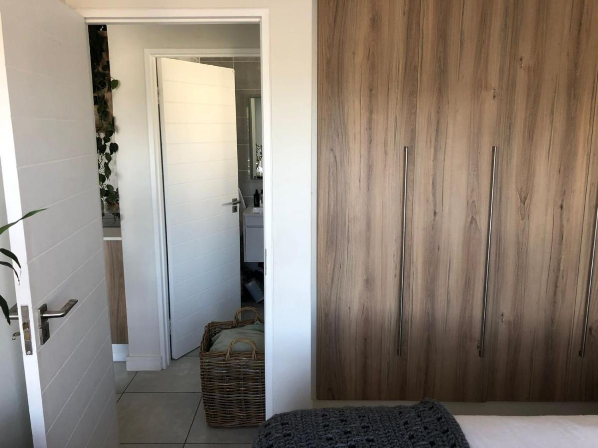 Luxury One Bedroom Apartment Somerset West Exterior foto